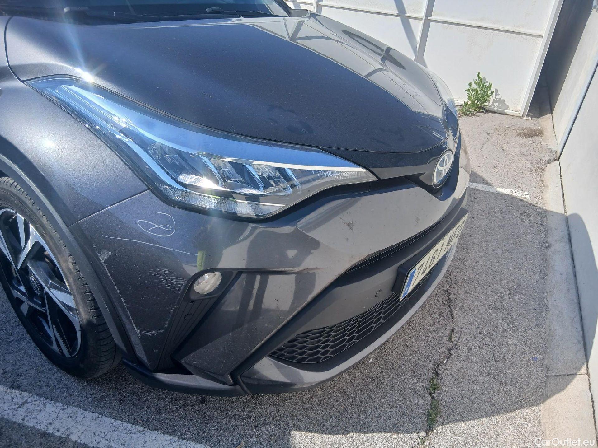  Toyota  C-HR TOYOTA  / 2019 / 5P / todoterreno 1.8 125H Advance #3