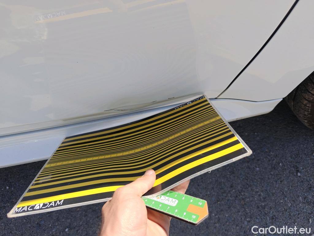  Toyota  Yaris TOYOTA  / 2020 / 5P / berlina con portón 1.5 120H Business Plus #5