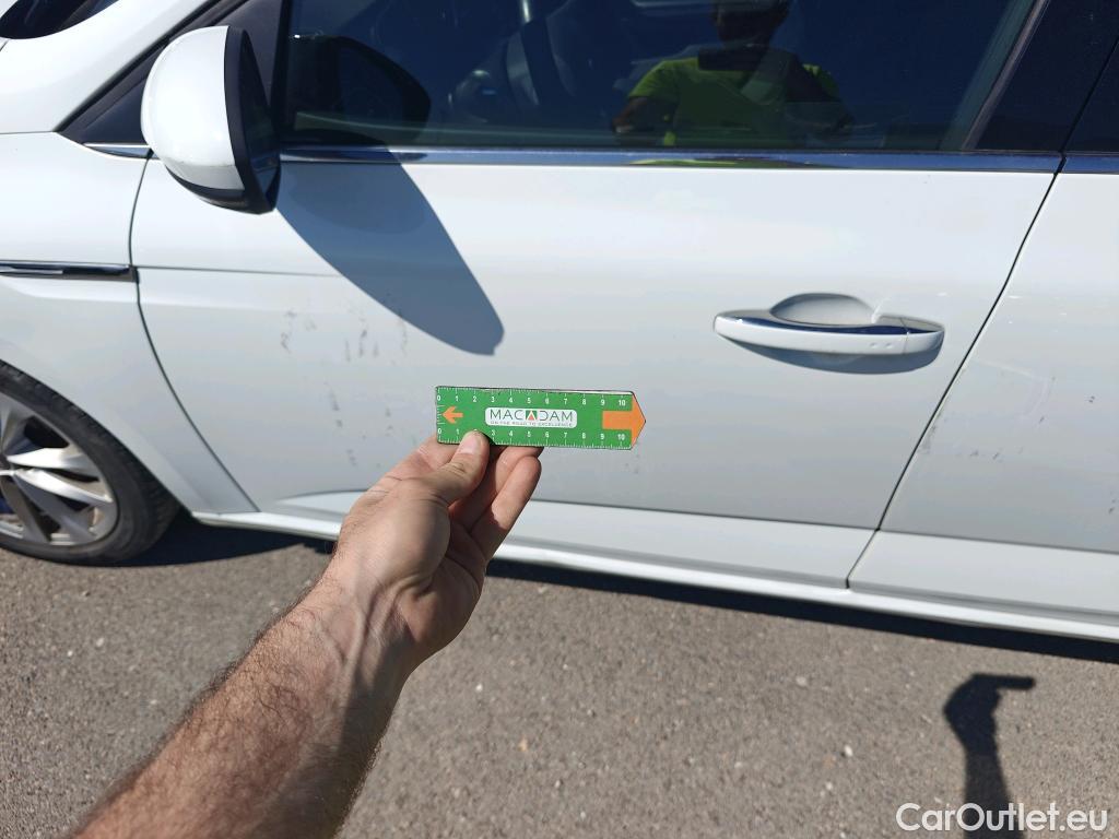  Renault  Megane RENAULT Mégane / 2015 / 5P / familiar Sp. Tourer Zen En. dCi 81kW (110CV) #12