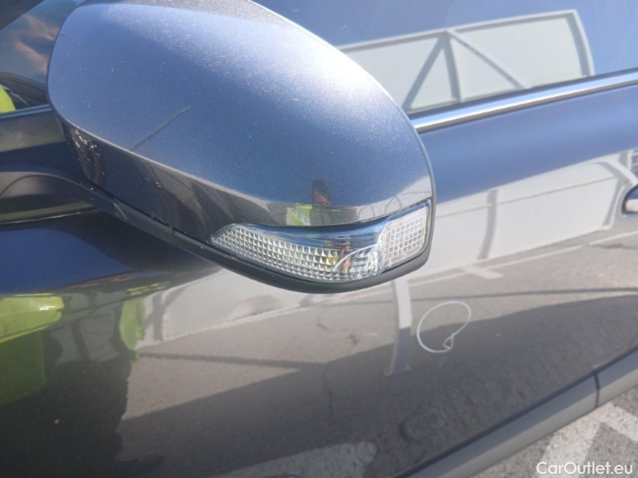  Toyota  C-HR TOYOTA  / 2019 / 5P / todoterreno 1.8 125H Advance #17