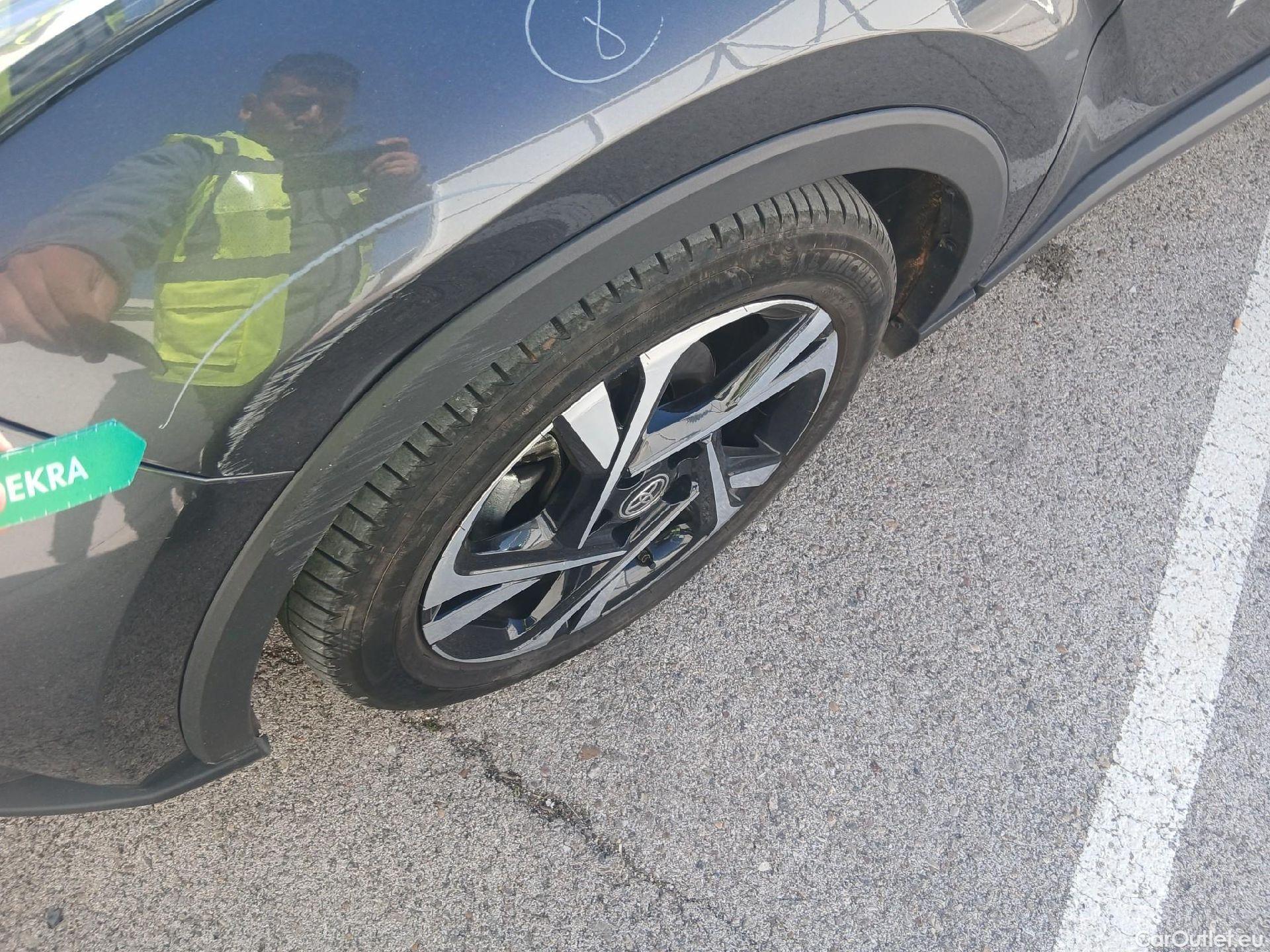  Toyota  C-HR TOYOTA  / 2019 / 5P / todoterreno 1.8 125H Advance #12