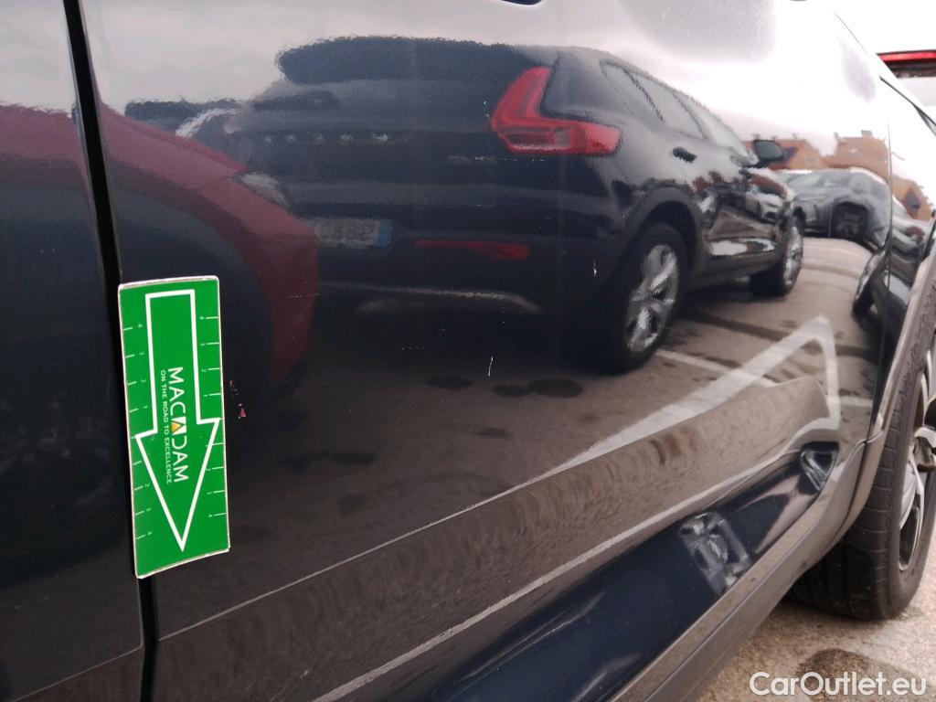  Volvo  XC 40 VOLVO XC40 / 2017 / 5P / todoterreno 2.0 B4 G AWD R-Design Auto #5