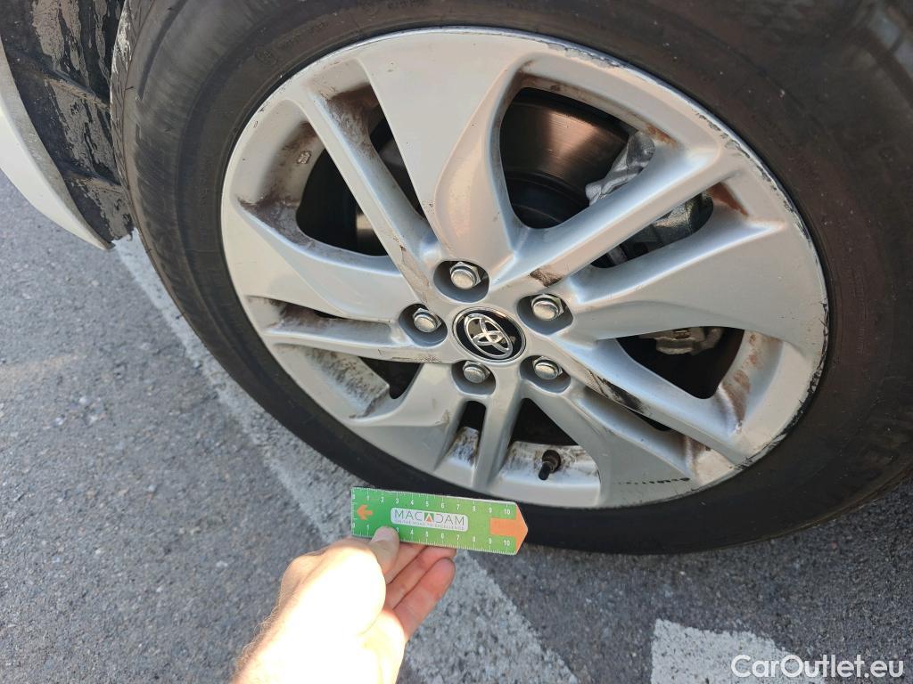  Toyota  Yaris TOYOTA  / 2020 / 5P / berlina con portón 1.5 120H Business Plus #20