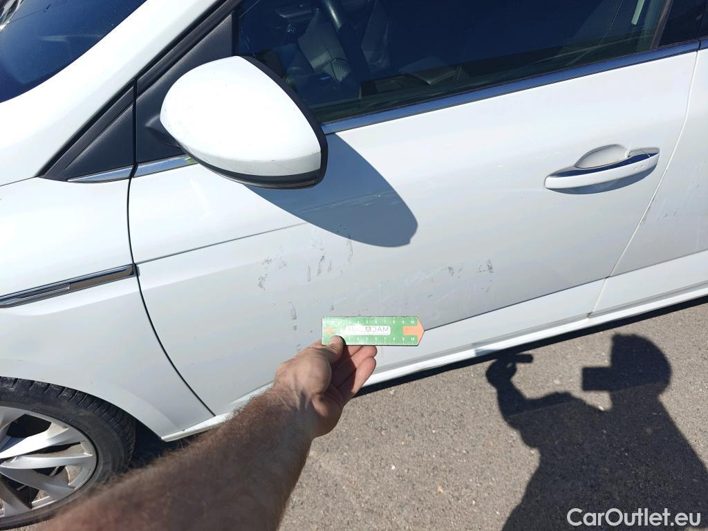  Renault  Megane RENAULT Mégane / 2015 / 5P / familiar Sp. Tourer Zen En. dCi 81kW (110CV) #22