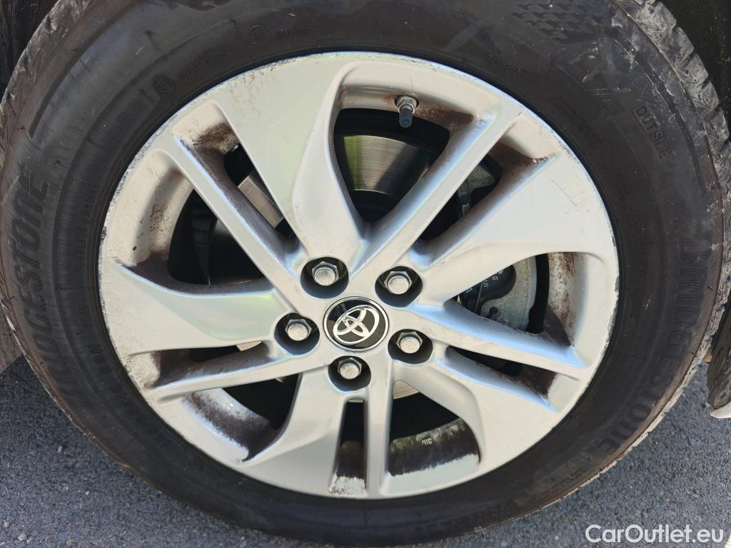  Toyota  Yaris TOYOTA  / 2020 / 5P / berlina con portón 1.5 120H Business Plus #19