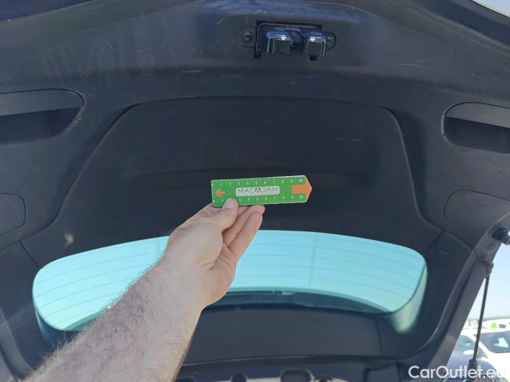  Renault  Megane RENAULT Mégane / 2015 / 5P / familiar Sp. Tourer Zen En. dCi 81kW (110CV) #41