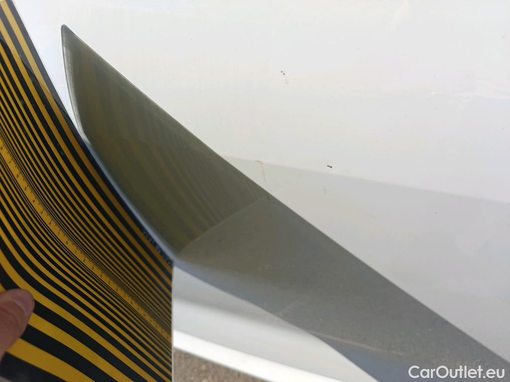  Toyota  Yaris TOYOTA  / 2020 / 5P / berlina con portón 1.5 120H Business Plus #12