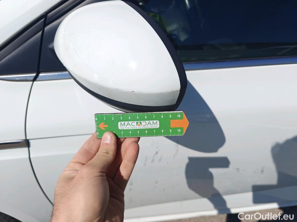  Renault  Megane RENAULT Mégane / 2015 / 5P / familiar Sp. Tourer Zen En. dCi 81kW (110CV) #57