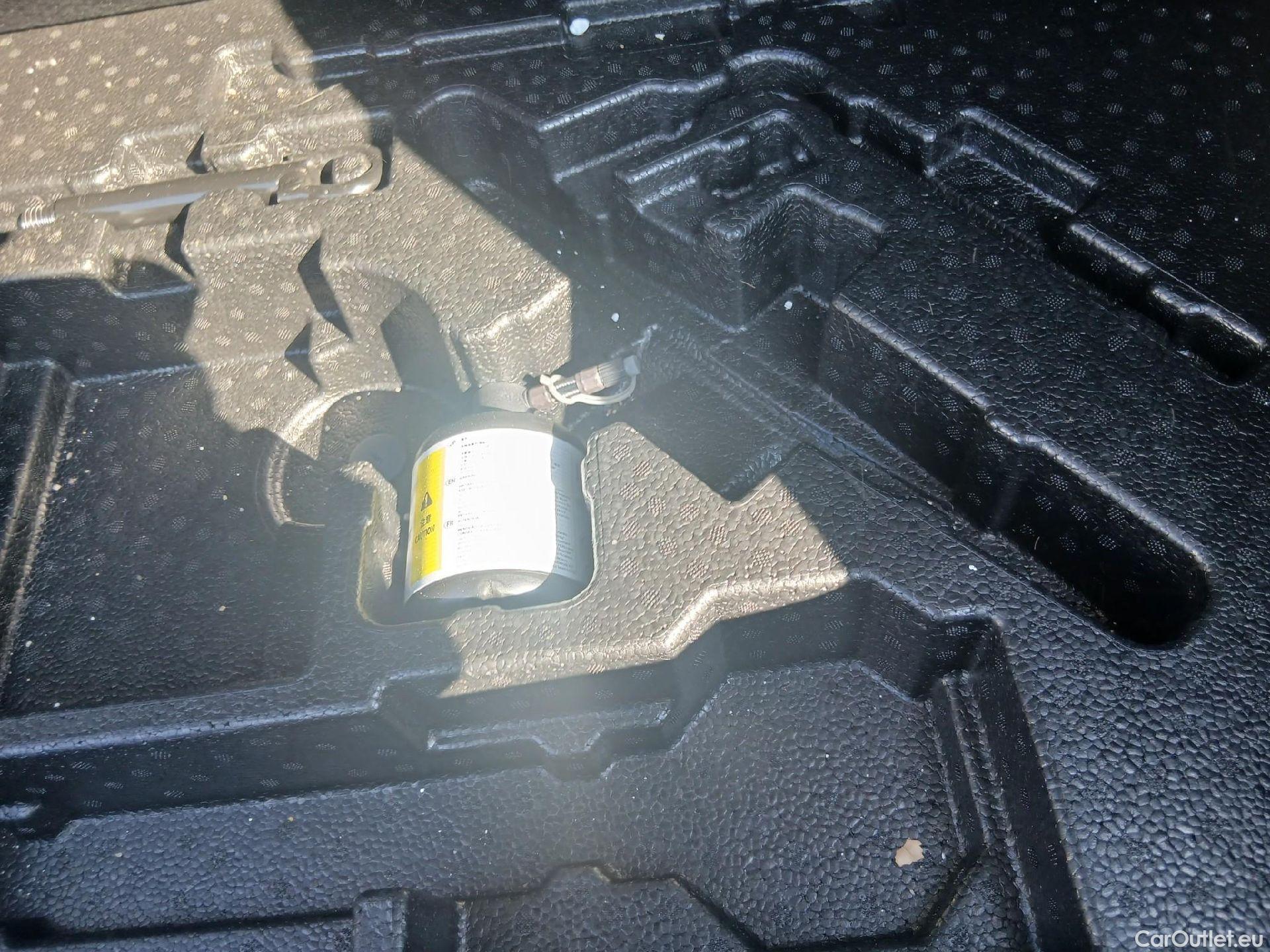  Toyota  C-HR TOYOTA  / 2019 / 5P / todoterreno 1.8 125H Advance #39