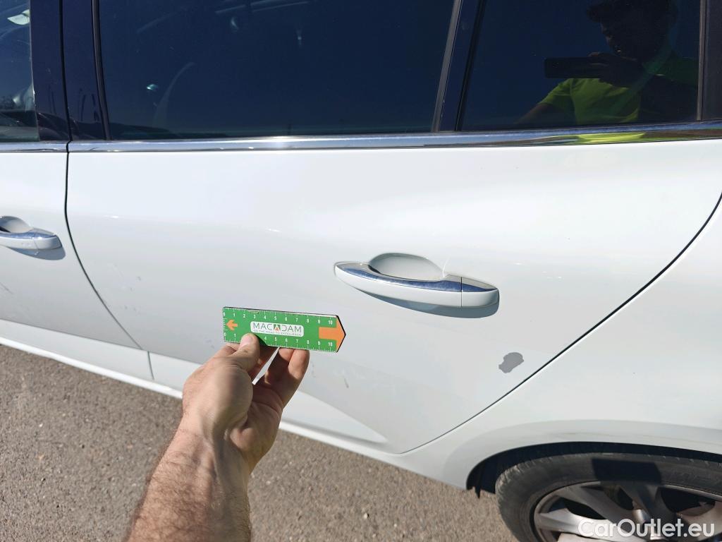  Renault  Megane RENAULT Mégane / 2015 / 5P / familiar Sp. Tourer Zen En. dCi 81kW (110CV) #32