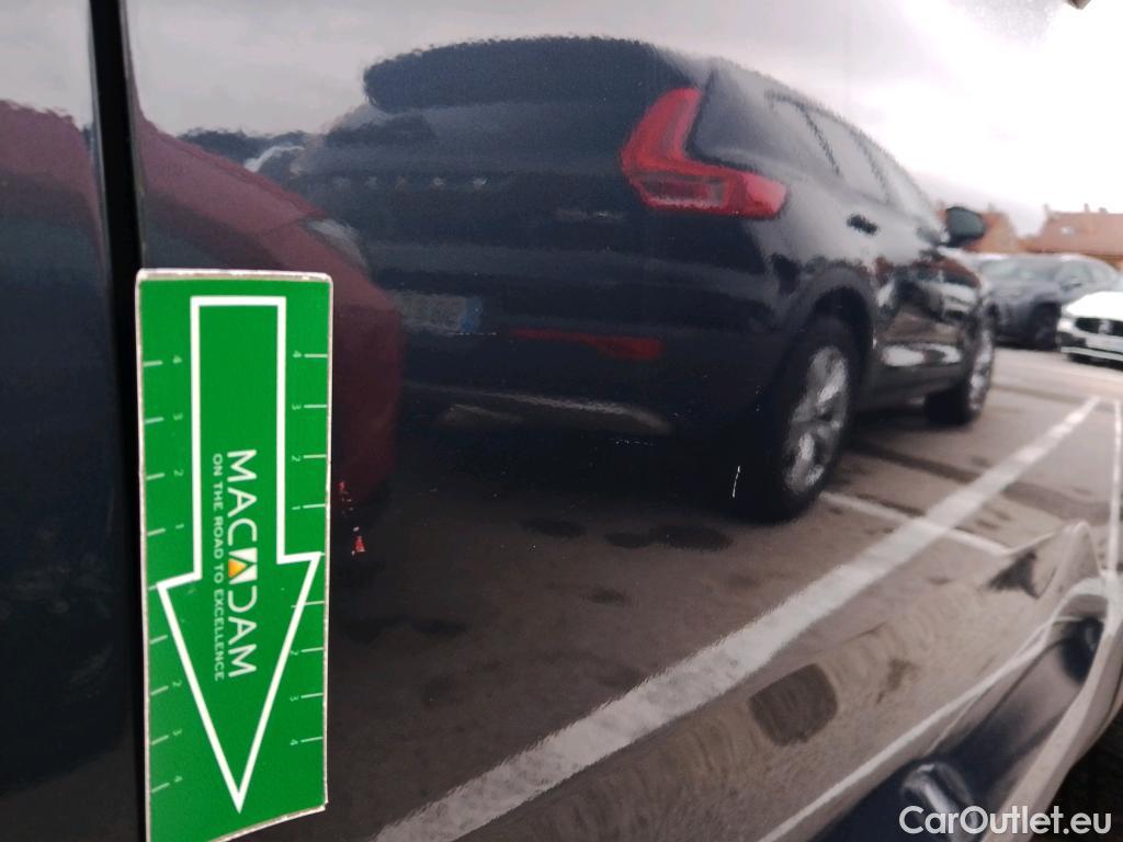  Volvo  XC 40 VOLVO XC40 / 2017 / 5P / todoterreno 2.0 B4 G AWD R-Design Auto #6