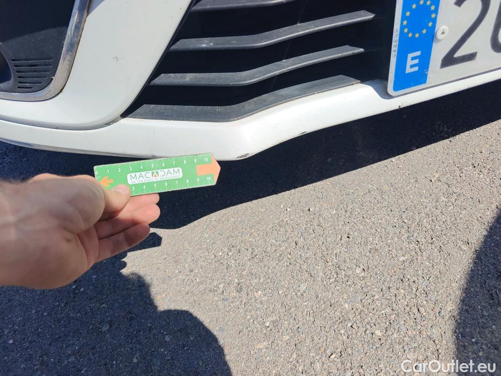  Renault  Megane RENAULT Mégane / 2015 / 5P / familiar Sp. Tourer Zen En. dCi 81kW (110CV) #52