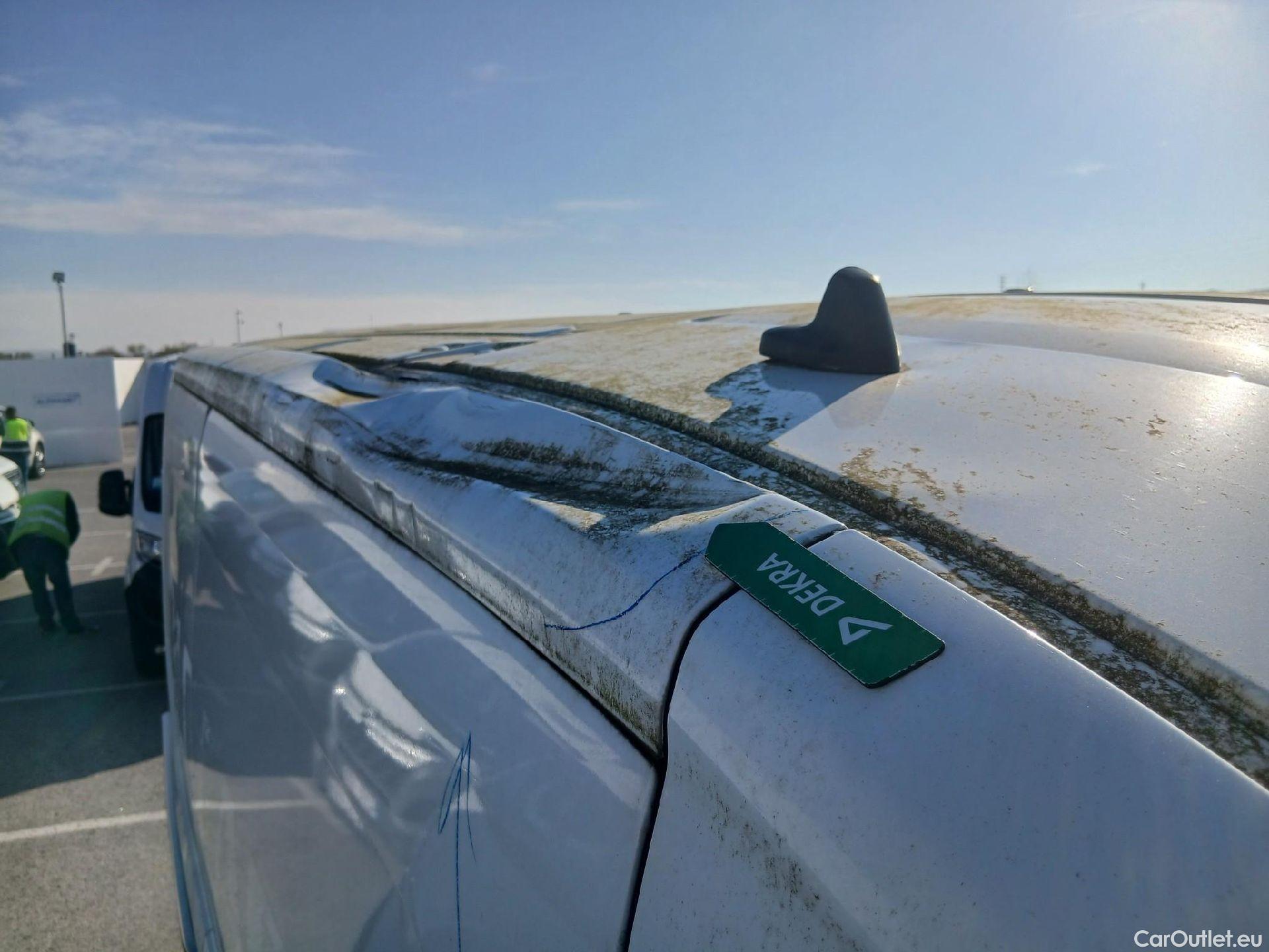  Ford  Transit FORD  / 2013 / 4P / furgón 310 96kW L2H2 Van Trend FWD #33