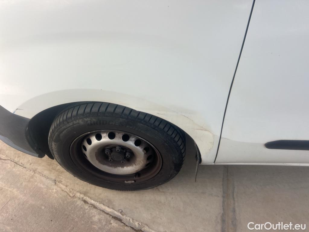  Fiat  Doblo FIAT Doblò Cargo/2015/3P/furgón derivado de turismo Cargo Base Plus 1.3 Mjet 70kW (95CV) #3