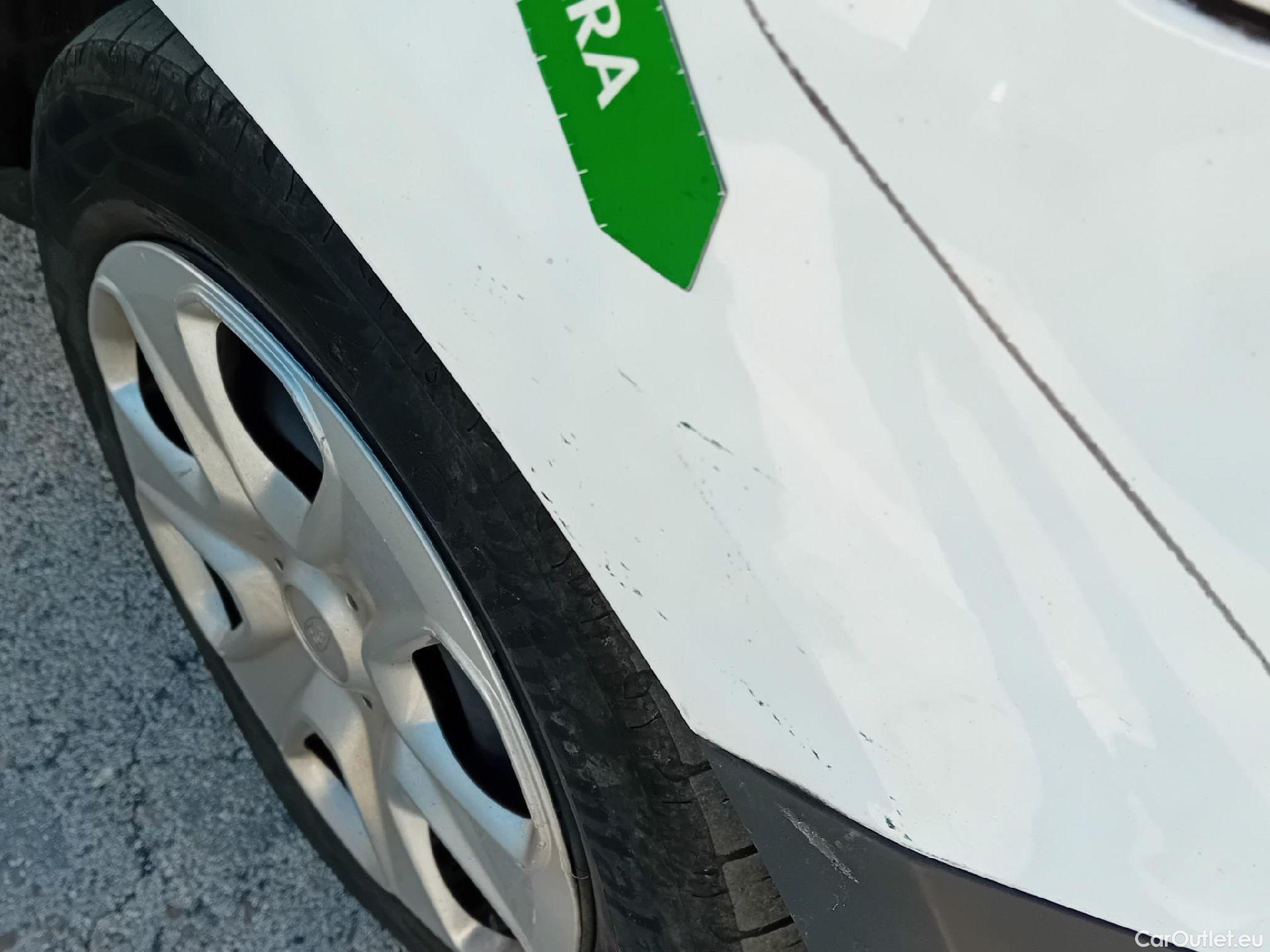  Ford  Transit FORD  Courier/2014/4P/furgón der.turis Van 1.5 TDCi 56kW Trend #13