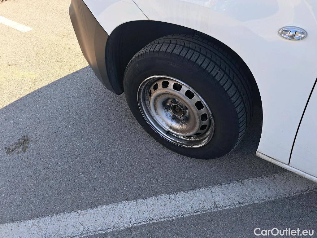  Citroen  Berlingo CITROEN  / 2018 / 4P / furgón derivado de turismo Talla M BlueHDi 100 CLUB #23