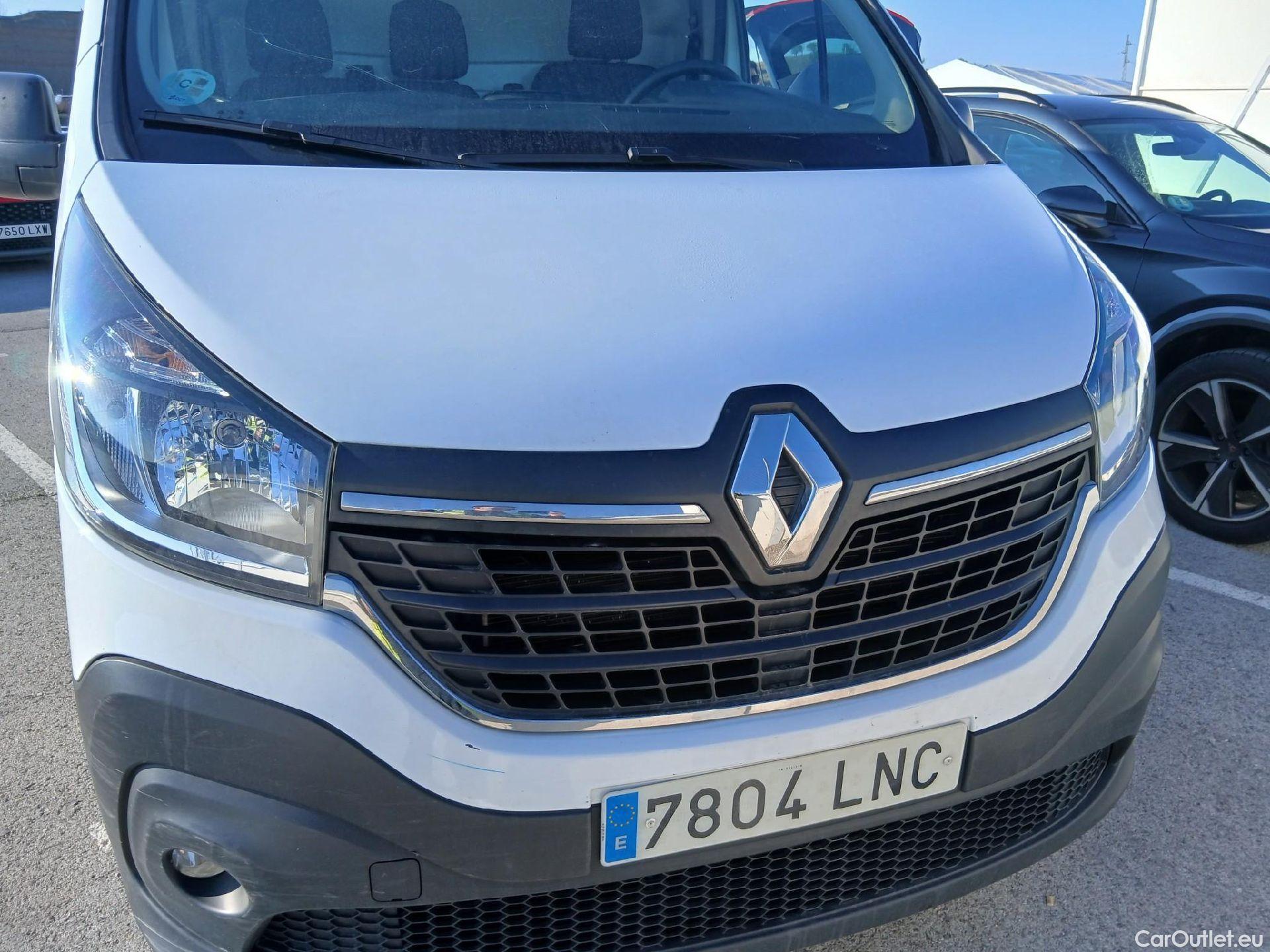  Renault  Trafic RENAULT  / 2019 / 4P / furgón Furgón 27 L1H1 Energy BluedCi 88 kW (AC) #6
