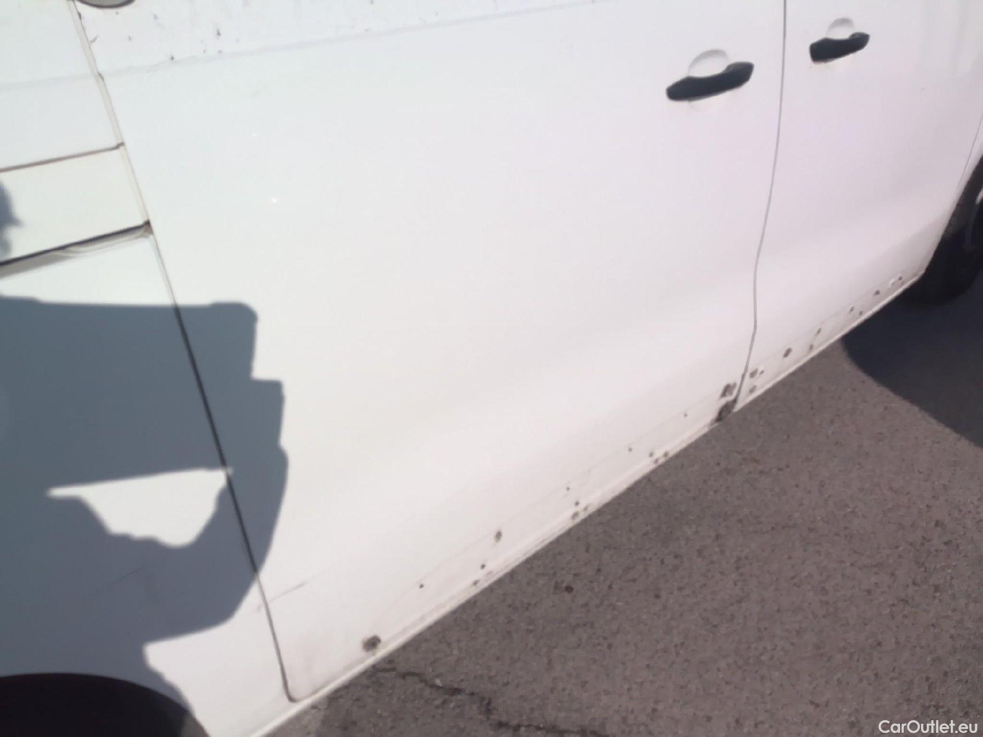  Opel  Vivaro OPEL  / 2019 / 4P / furgón  1.5 Diésel 74kW(100CV)M Std Exp #36