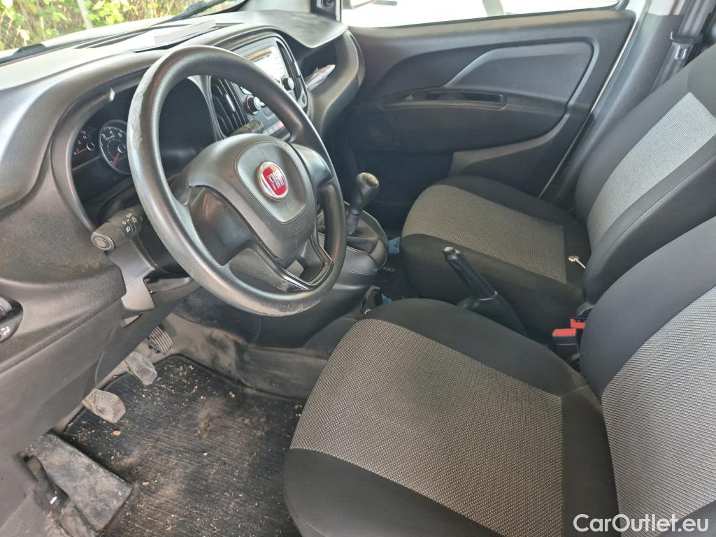  Fiat  Doblo FIAT Doblò Cargo/2015/3P/furgón derivado de turismo Cargo Base Plus 1.3 Mjet 70kW (95CV) #24