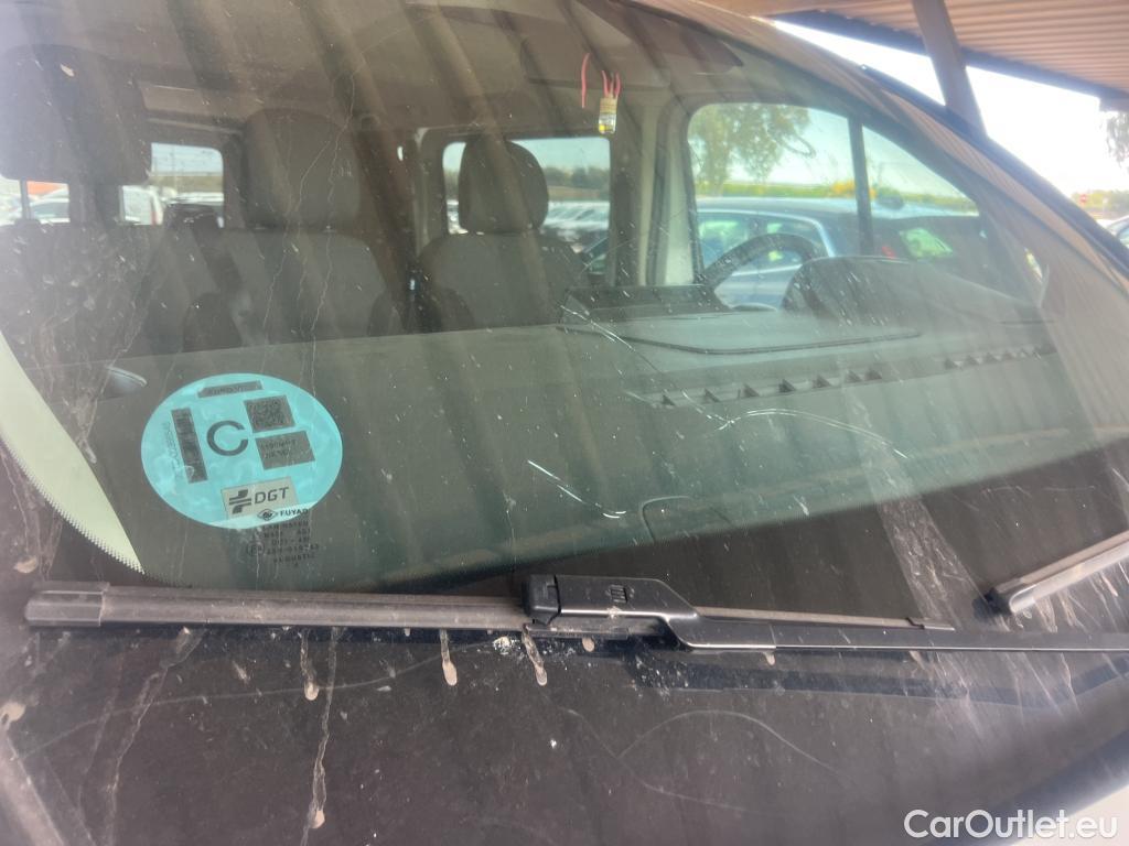  Renault  Trafic RENAULT  / 2021 / 4P / combi Mixto N1 5/6 Largo Energy Blue dCi 110kW #1