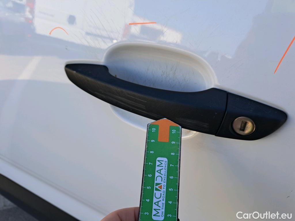  Citroen  Berlingo CITROEN  / 2018 / 4P / furgón derivado de turismo Talla M BlueHDi 100 CLUB #32