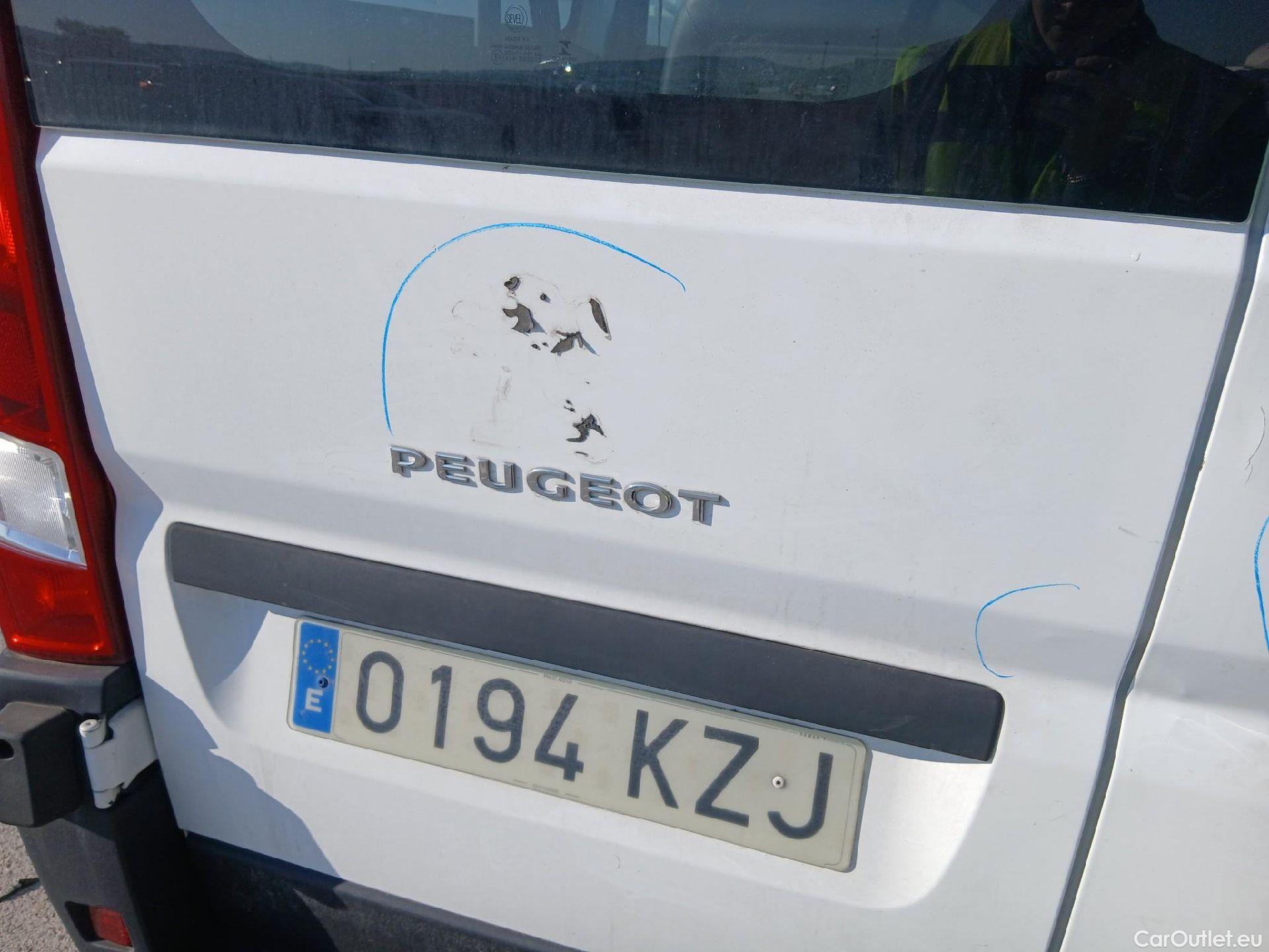  Peugeot  Boxer PEUGEOT  / 2014 / 4P / combi Combi 5/9 333 L2H2 BHDI 103kW(140CV) S&S #26
