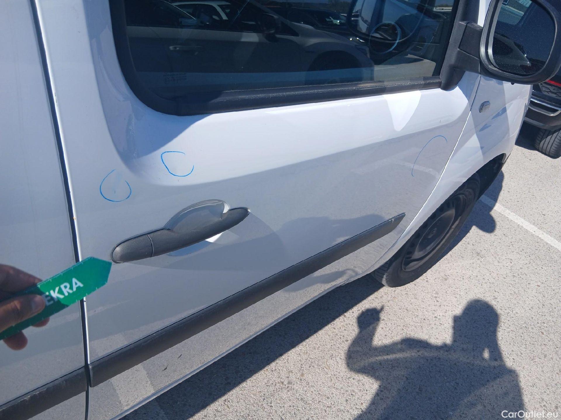  Renault  Kangoo RENAULT  Furgón/2013/3P/furgón derivado de turismo Profesional dCi 55 kW (75 CV) #37