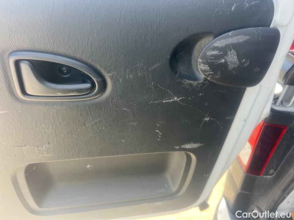  Renault  Trafic RENAULT  / 2021 / 4P / combi Mixto N1 5/6 Largo Energy Blue dCi 110kW #21