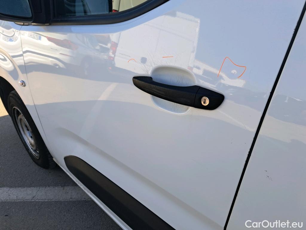  Citroen  Berlingo CITROEN  / 2018 / 4P / furgón derivado de turismo Talla M BlueHDi 100 CLUB #31