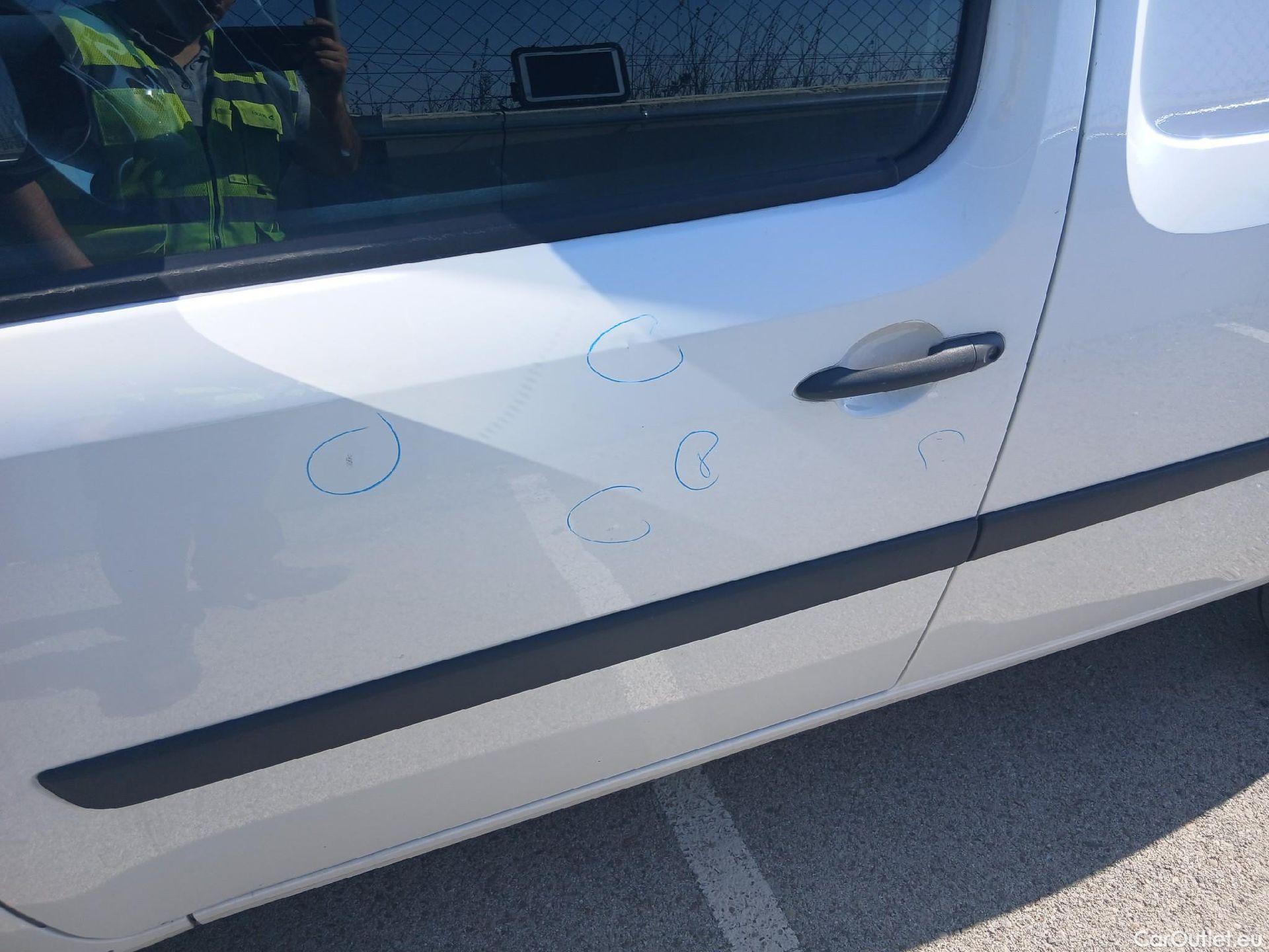  Renault  Kangoo RENAULT  Furgón/2013/3P/furgón derivado de turismo Profesional dCi 55 kW (75 CV) #21