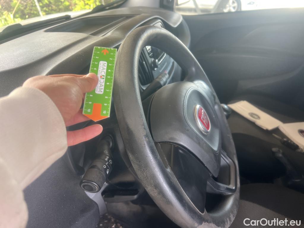  Fiat  Doblo FIAT Doblò Cargo/2015/3P/furgón derivado de turismo Cargo Base Plus 1.3 Mjet 70kW (95CV) #19