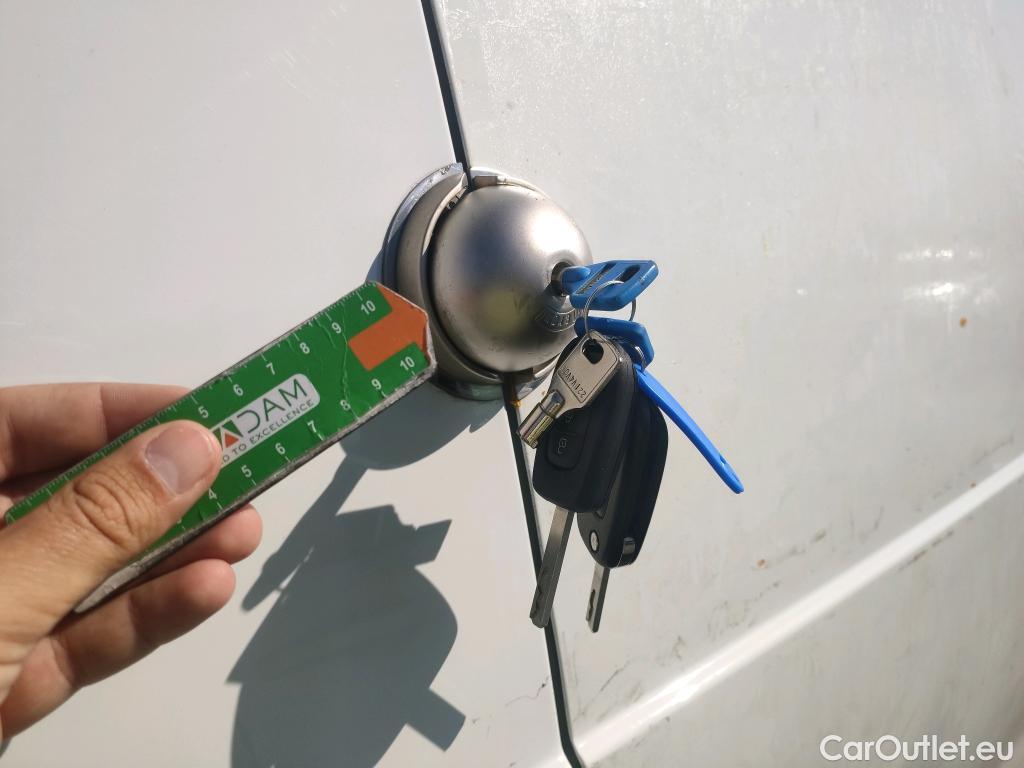  Renault  EXPRESS RENAULT  / 2021 / 4P / furgón derivado de turismo Confort 1.5 Blue dCi 55 kW (75 cv) #25