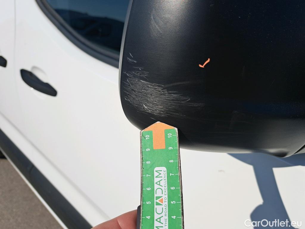  Citroen  Berlingo CITROEN  / 2018 / 4P / furgón derivado de turismo Talla M BlueHDi 100 CLUB #26