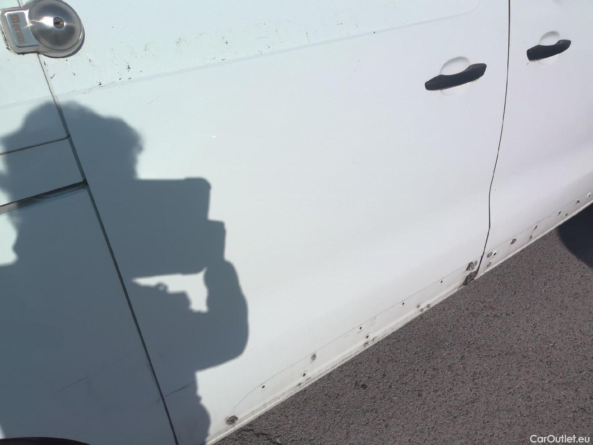  Opel  Vivaro OPEL  / 2019 / 4P / furgón  1.5 Diésel 74kW(100CV)M Std Exp #42