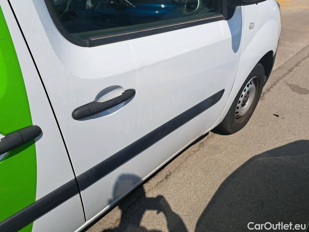  Renault  Kangoo RENAULT  Furgón/2013/3P/furgón derivado de turismo Profesional dCi 55 kW (75 CV) #17