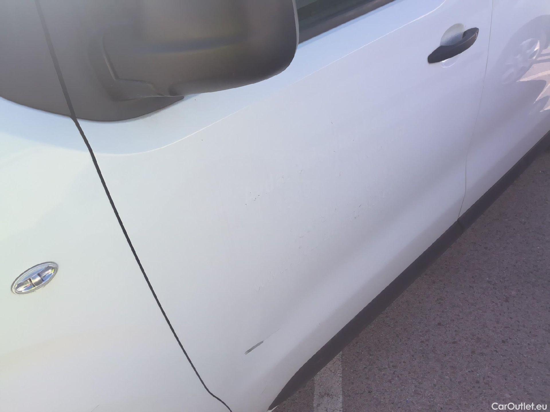  Opel  Vivaro OPEL  / 2019 / 4P / furgón  1.5 Diésel 74kW(100CV)M Std Exp #21