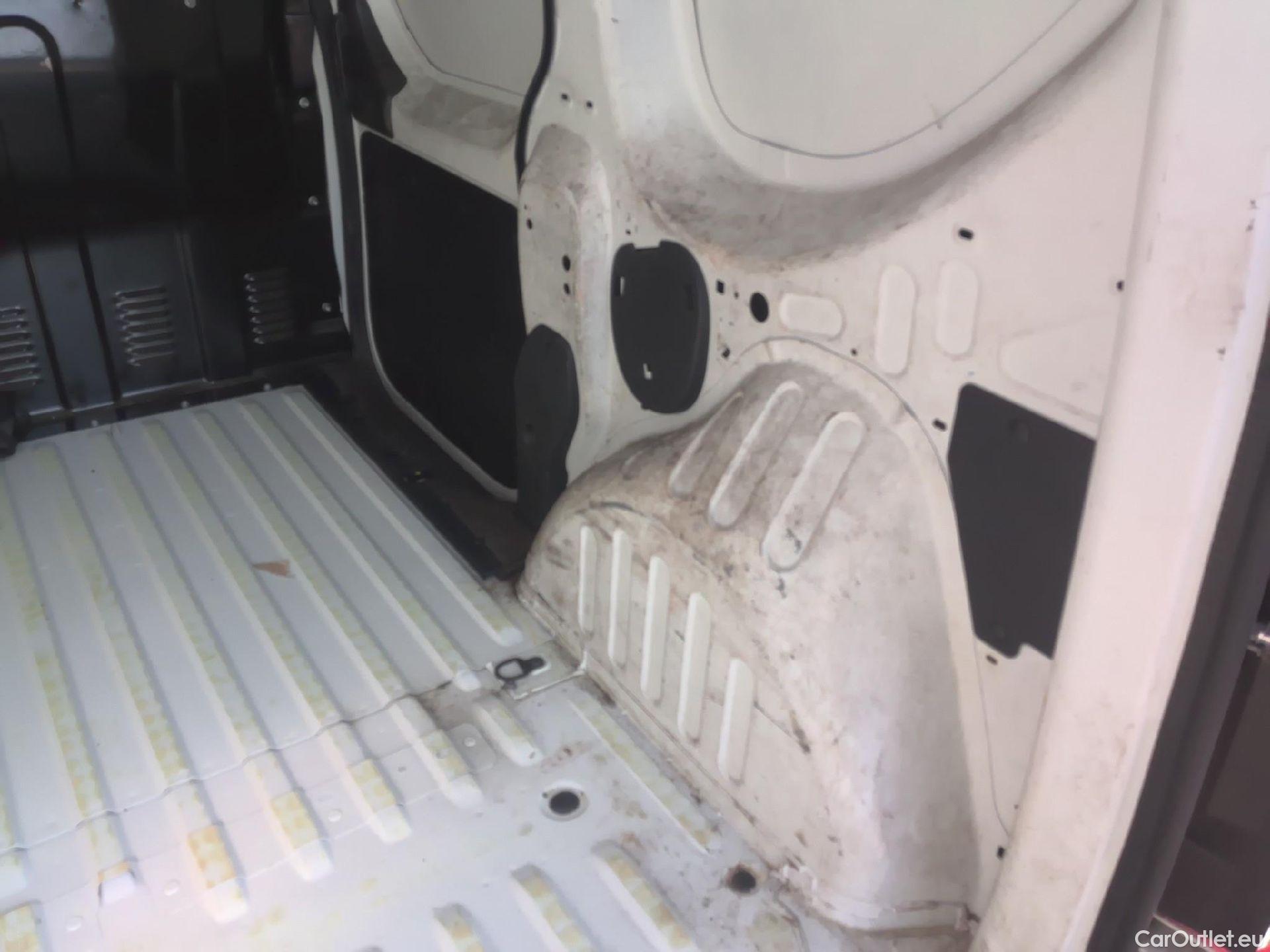  Dacia  Dokker  Express Essential 1.6 SCe 110CV MT5 E6 #8