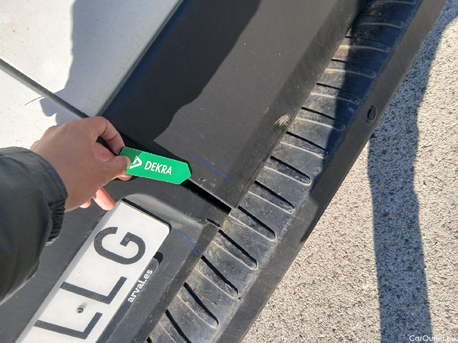  Ford  Transit FORD  / 2013 / 4P / furgón 310 96kW L2H2 Van Trend FWD #24