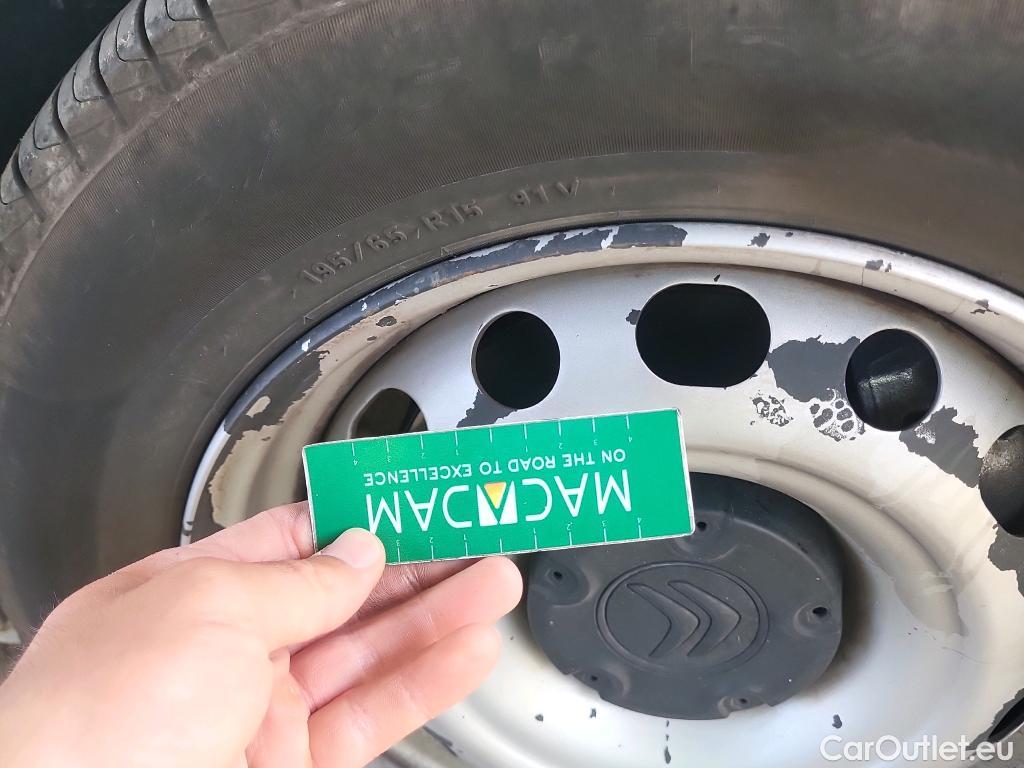  Citroen  Berlingo CITROEN  / 2015 / 4P / combi Multispace LIVE Edit.BlueHDi 74KW (100CV #16