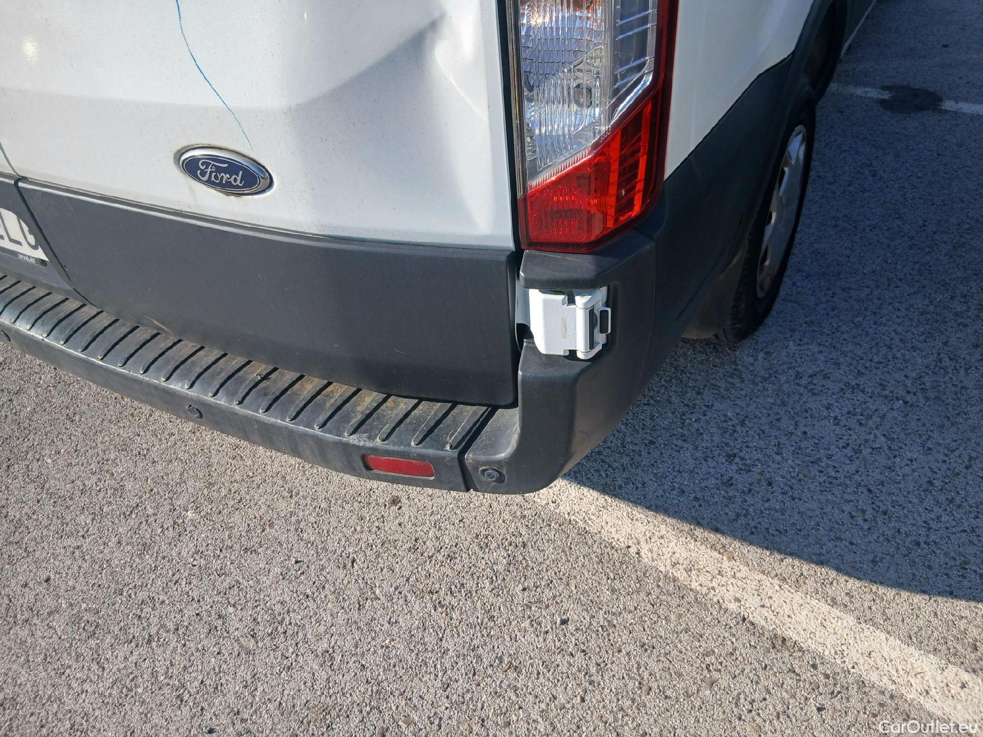  Ford  Transit FORD  / 2013 / 4P / furgón 310 96kW L2H2 Van Trend FWD #26