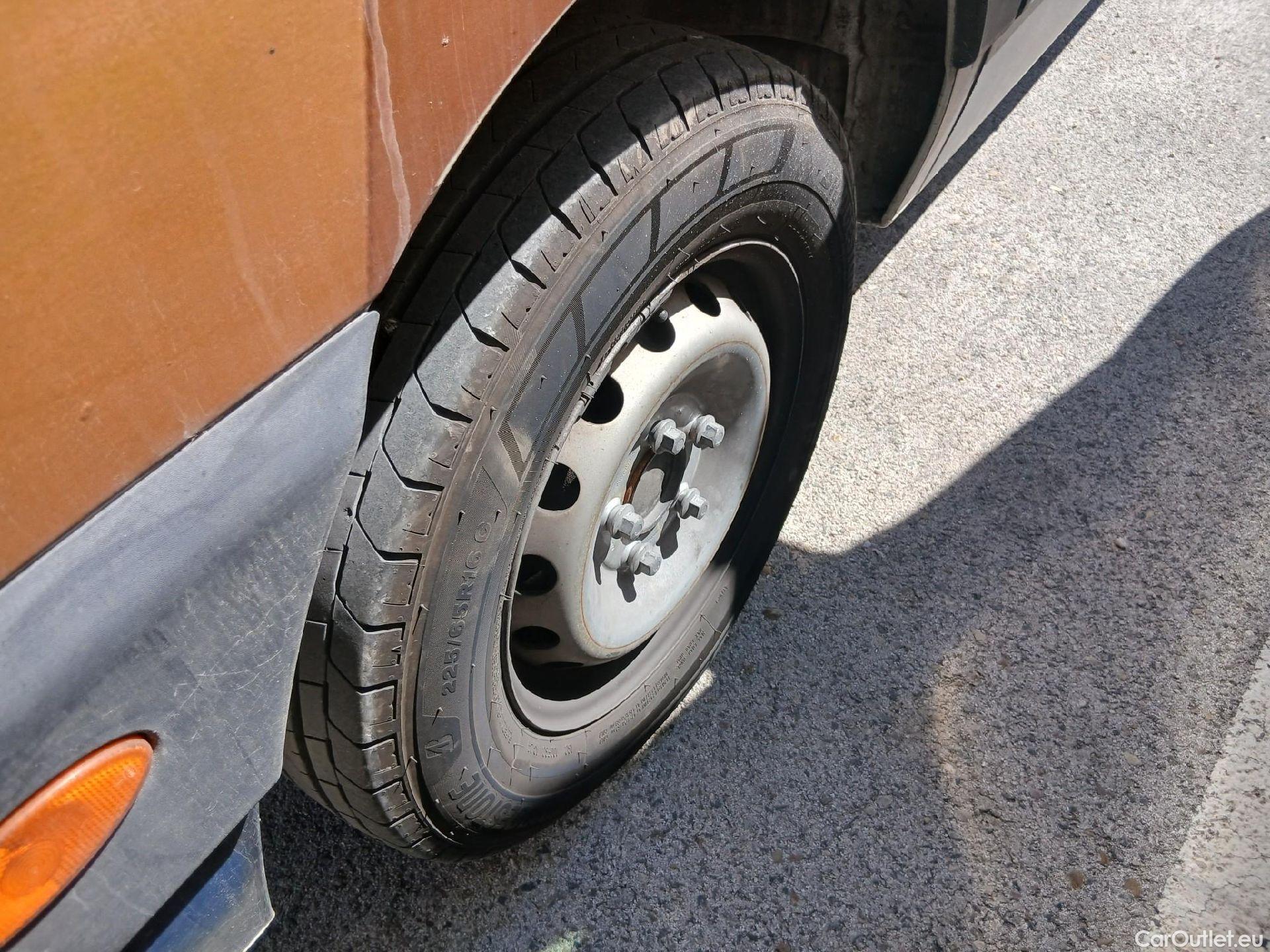  Opel  Movano OPEL  / 2010 / 4P / furgón 2.3 CDTI 96kW (130CV) L3 H3 F 3.5t #42