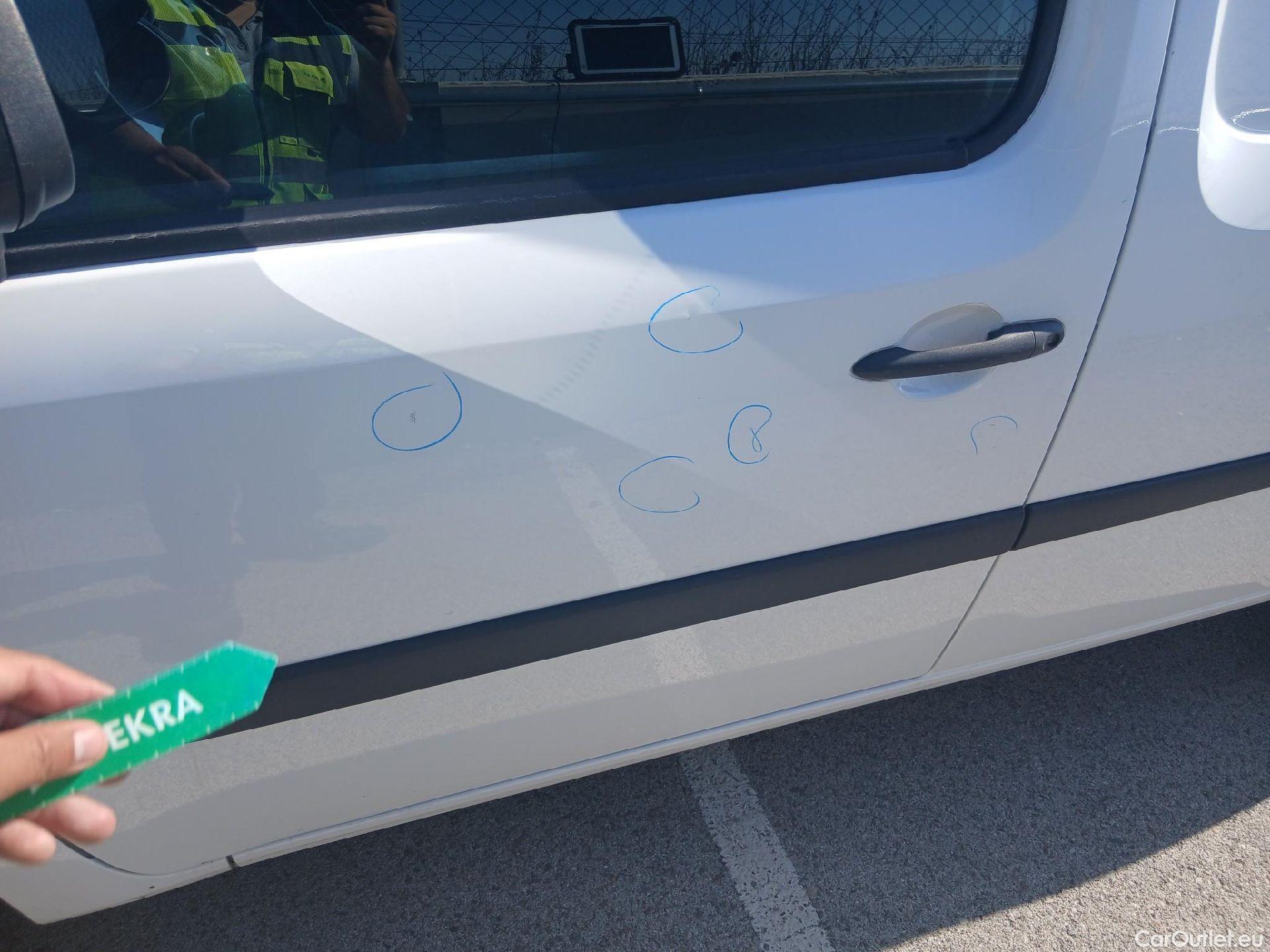  Renault  Kangoo RENAULT  Furgón/2013/3P/furgón derivado de turismo Profesional dCi 55 kW (75 CV) #22