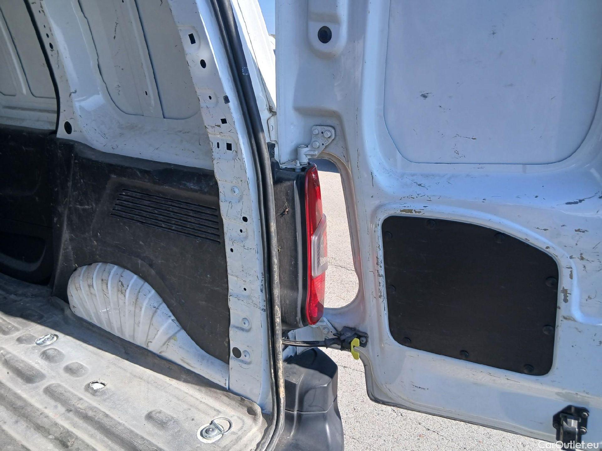  Citroen  Berlingo CITROEN  / 2018 / 3P / furgón derivado de turismo Talla M BlueHDi 100 CONTROL #1