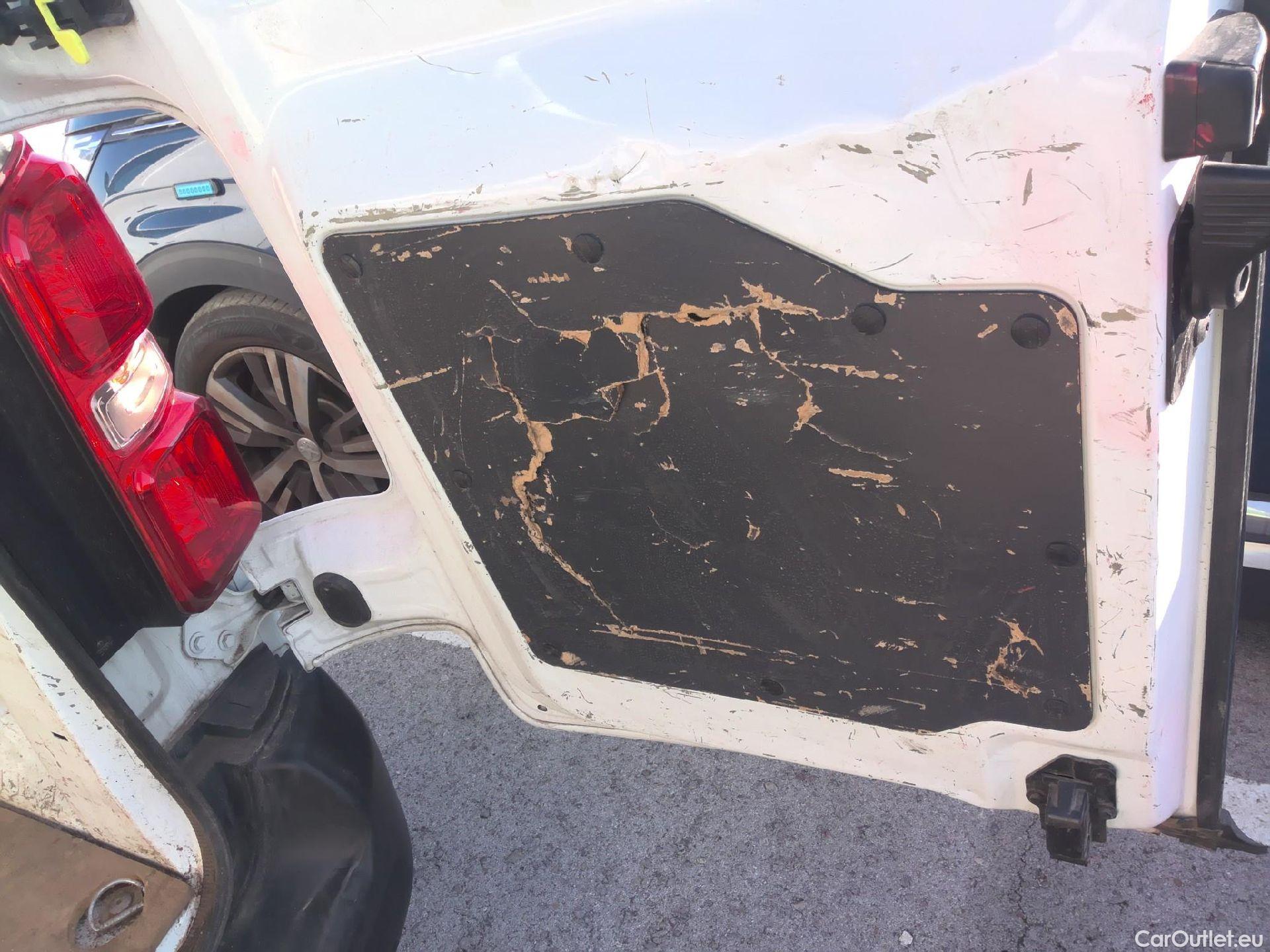  Opel  Vivaro OPEL  / 2019 / 4P / furgón  1.5 Diésel 74kW(100CV)M Std Exp #8