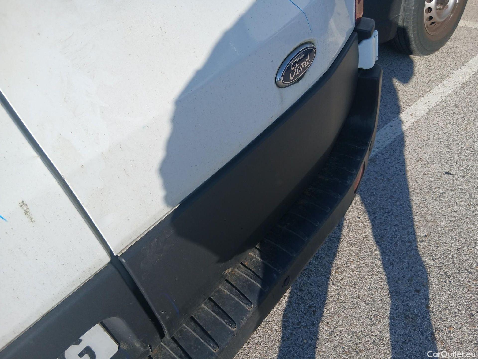  Ford  Transit FORD  / 2013 / 4P / furgón 310 96kW L2H2 Van Trend FWD #25