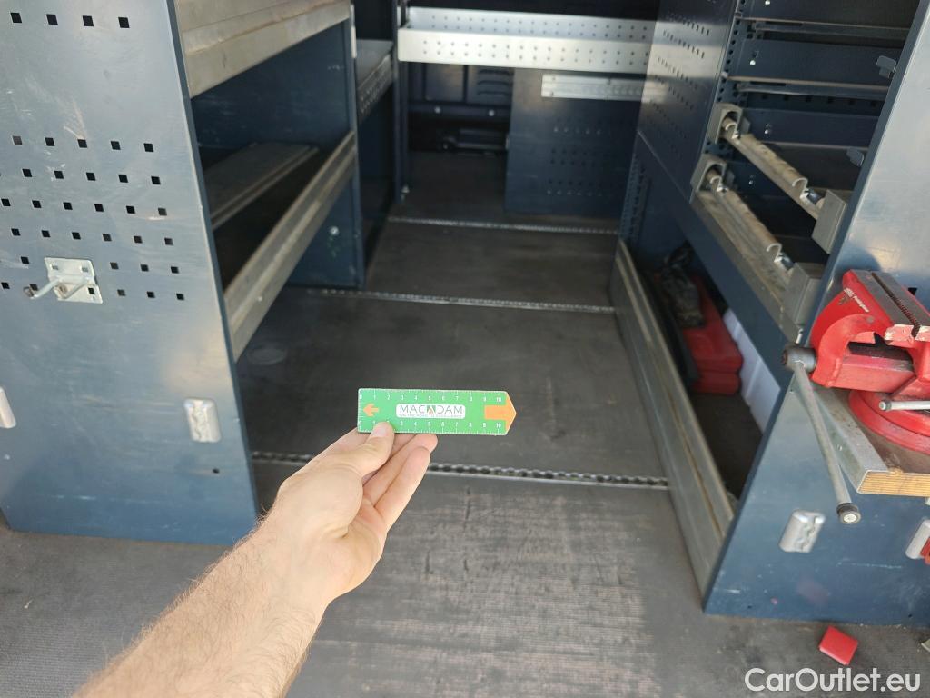  Mercedes  Vito MERCEDES-BENZ  / 2014 / 4P / furgón 111 CDI Larga #48