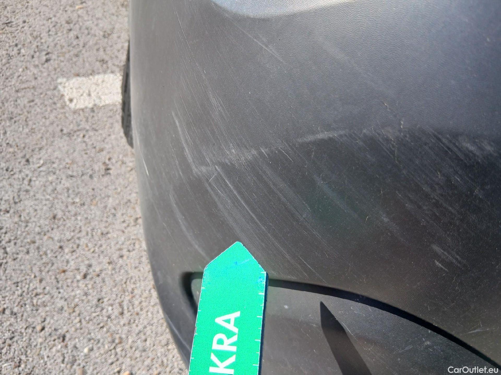  Renault  Trafic RENAULT  / 2019 / 4P / furgón Furgón 27 L1H1 Energy BluedCi 88 kW (AC) #7