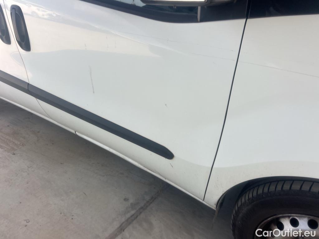 Fiat  Doblo FIAT Doblò Cargo/2015/3P/furgón derivado de turismo Cargo Base Plus 1.3 Mjet 70kW (95CV) #14