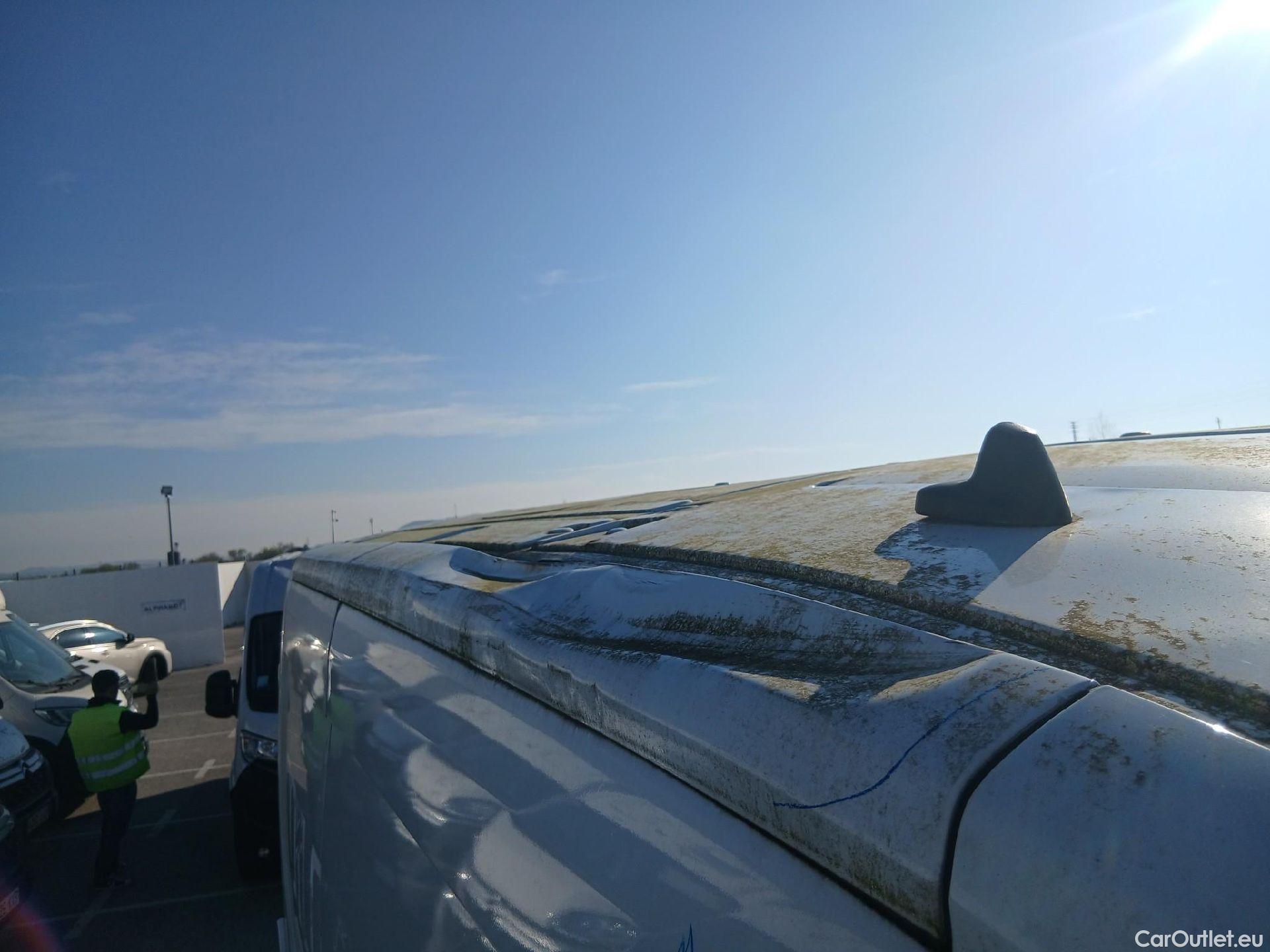  Ford  Transit FORD  / 2013 / 4P / furgón 310 96kW L2H2 Van Trend FWD #32