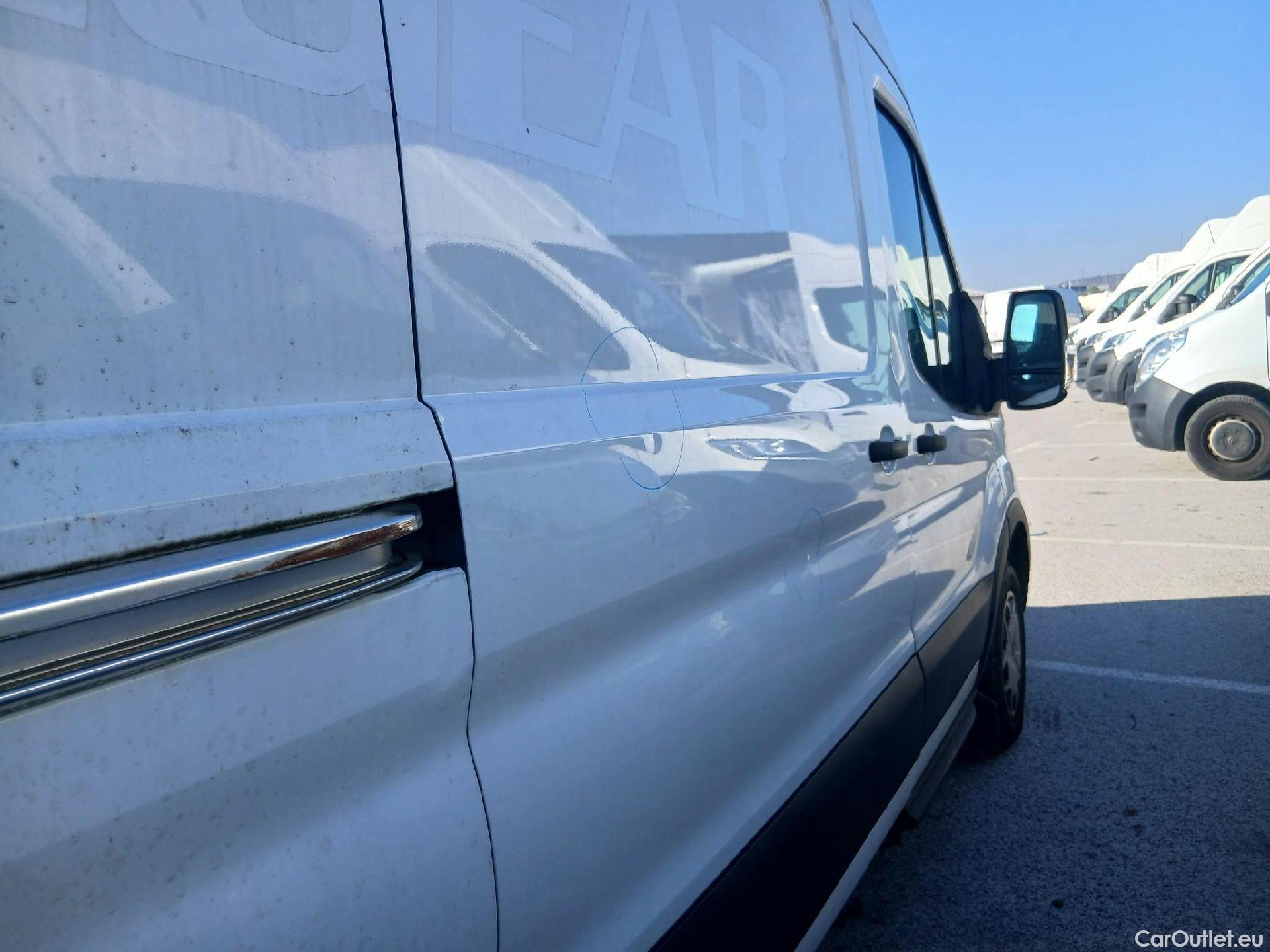  Ford  Transit FORD  / 2013 / 4P / furgón 310 96kW L2H2 Van Trend FWD #31